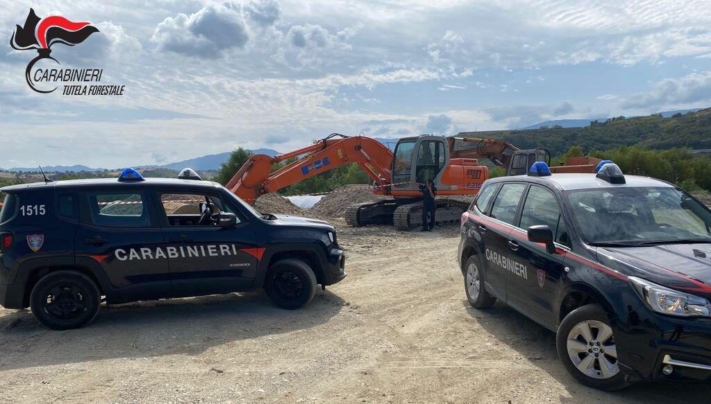 Furto di materiale nel fiume Crati, due arresti nel Cosentino