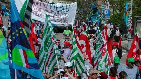 Province, i dipendenti scendono in piazza