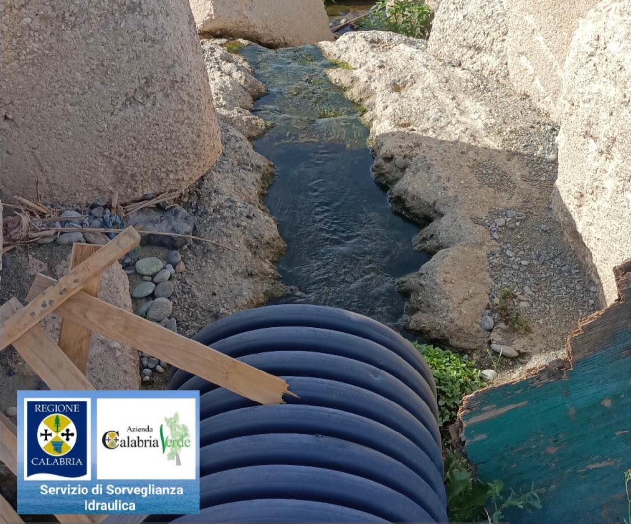 Scarico anomalo a Fuscaldo, mare sporco e segnalazione alla Procura della Repubblica – FOTO E VIDEO