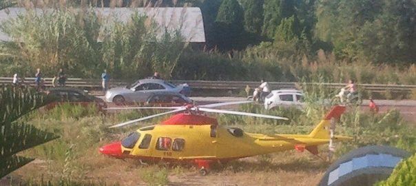 Noleggia un'auto a Lamezia e si lancia da un viadotto dell'A3