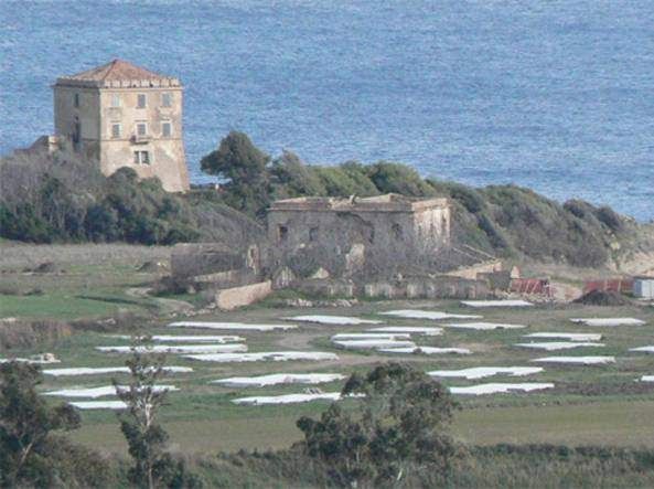 Il M5S contro i bungalow a Punta Scifo