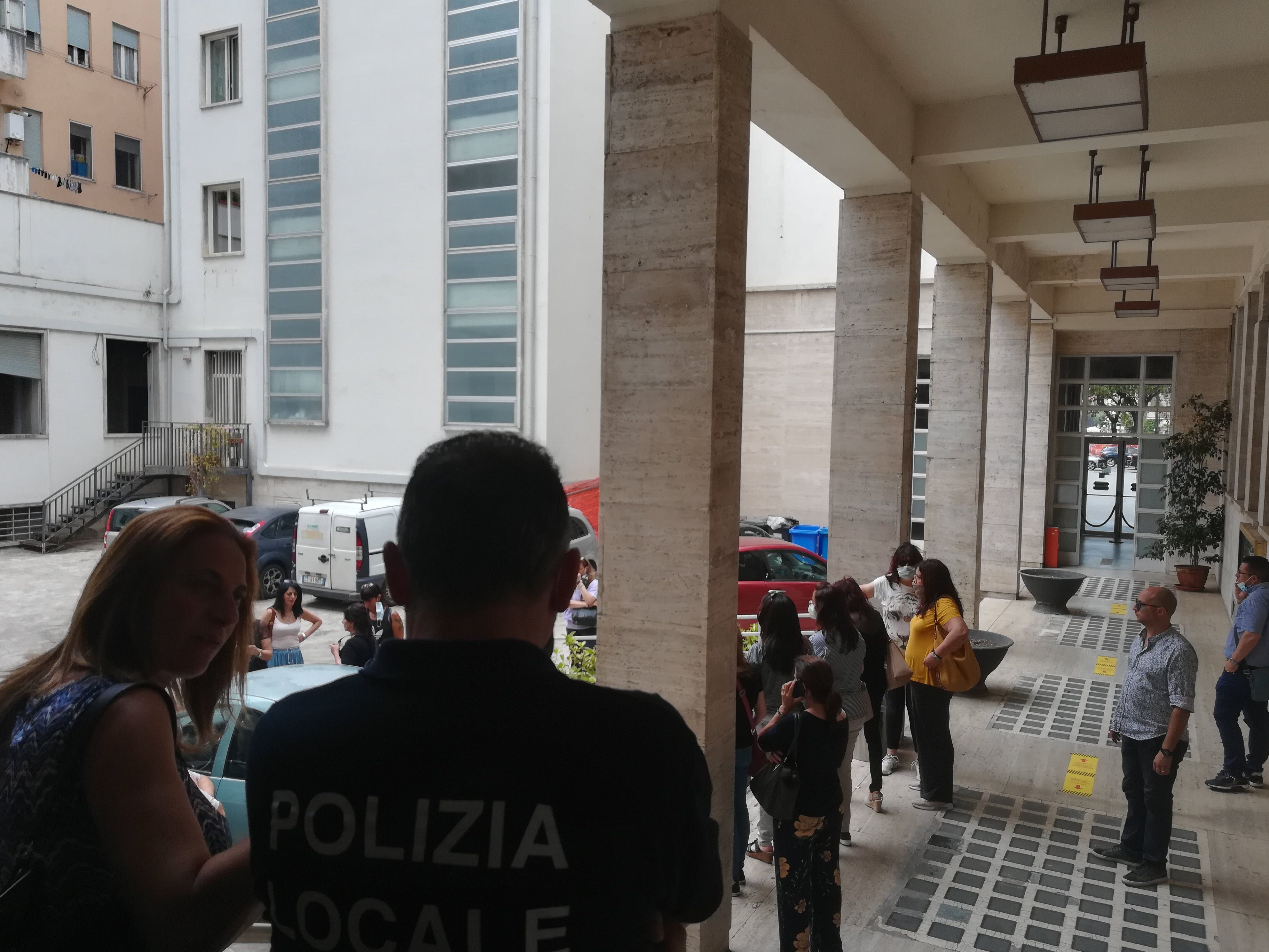 Cosenza, protestano i lavoratori dei servizi ai malati e disabili