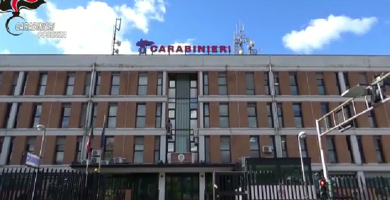 Tentato furto di un portafogli, arrestato un 23enne a Cosenza – VIDEO