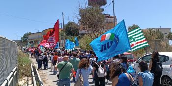 Ex Abramo Customer Care, ammortizzatori per 656 lavoratori: sindacati in allarme