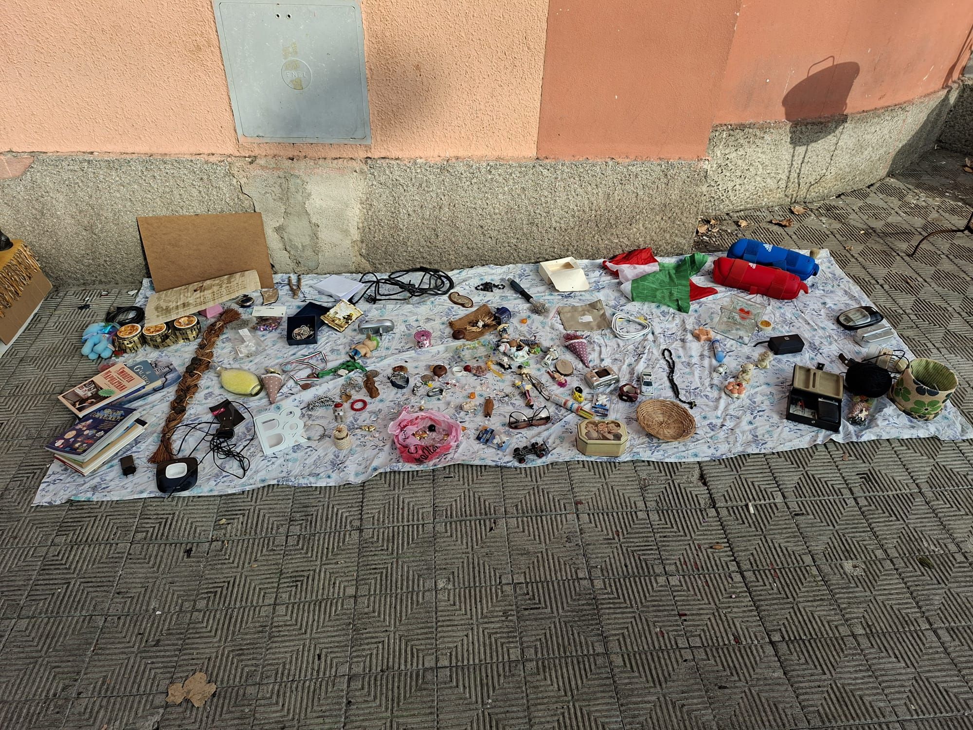 Reggio, stretta sull’abusivismo: oltre 20mila euro di multe e sequestri a piazza del Popolo