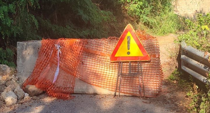 Vibo, la strada crollata tra Joppolo e Monteporo: lavori fermi e disagi per i cittadini – FOTO