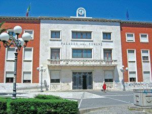 Giallo sui dipendenti "spiati" a Crotone, il Comune archivia il caso