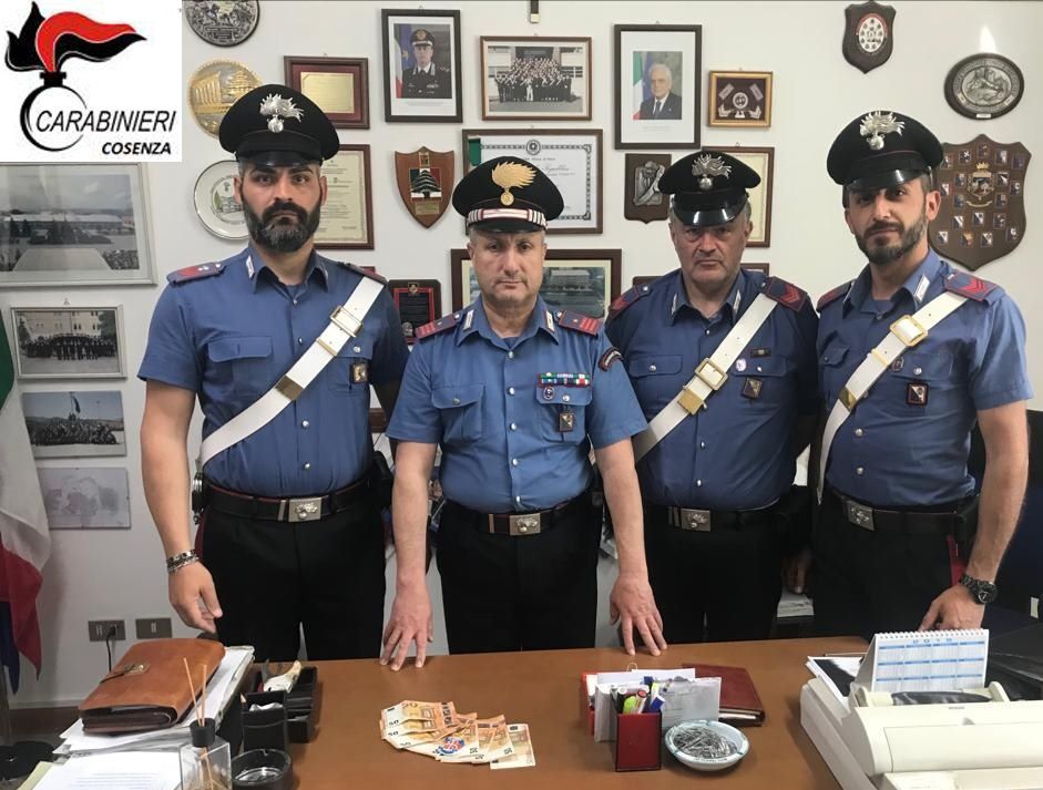 Estorsione in flagrante a Spezzano Albanese, arrestati due giovani