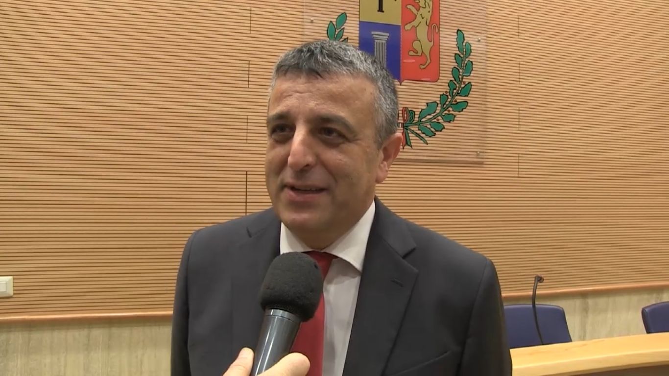 Provincia di Vibo, il centrodestra toglie la fiducia al presidente L’Andolina