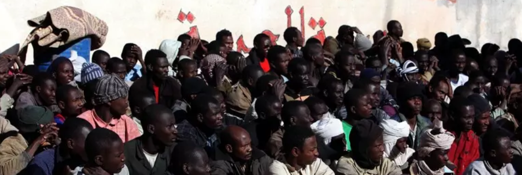 Trovata in Libia una fossa comune con i resti di 28 migranti