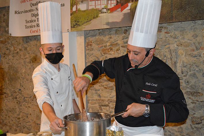 Torre di Ruggiero, dalla Nocciola Bio di Calabria al turismo esperienziale per la riscoperta dei luoghi