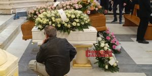 Lacrime, applausi, amore. L’addio ad Anna e ai suoi “angeli”. «Non lasciamo passare invano questo dolore» – FOTO e VIDEO