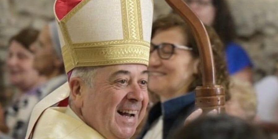 Checchinato, un vescovo tra gli “invisibili” di Cosenza: «Vi racconto il mio centro storico»