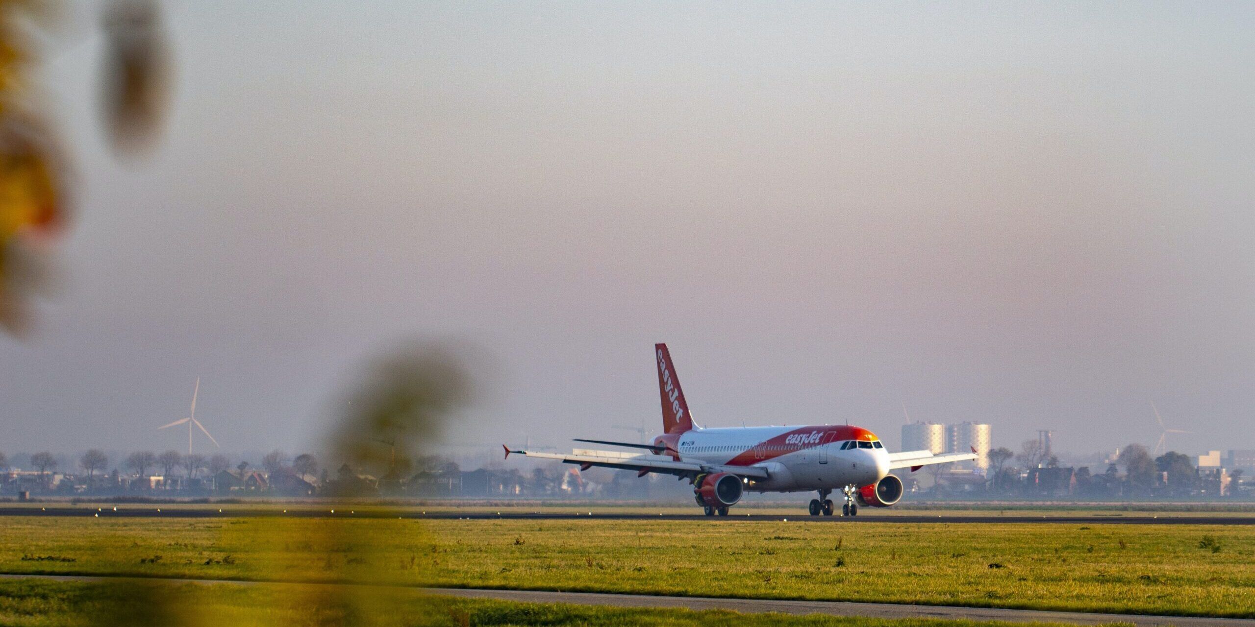 Volo Easyjet Milano-Lamezia cancellato, un vibonese riceve 424 euro di rimborso