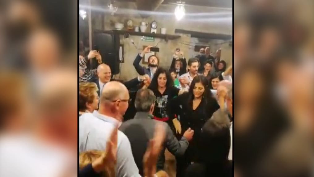 M5S contro Santelli: «Fa le ordinanze anti Covid ma non le rispetta»