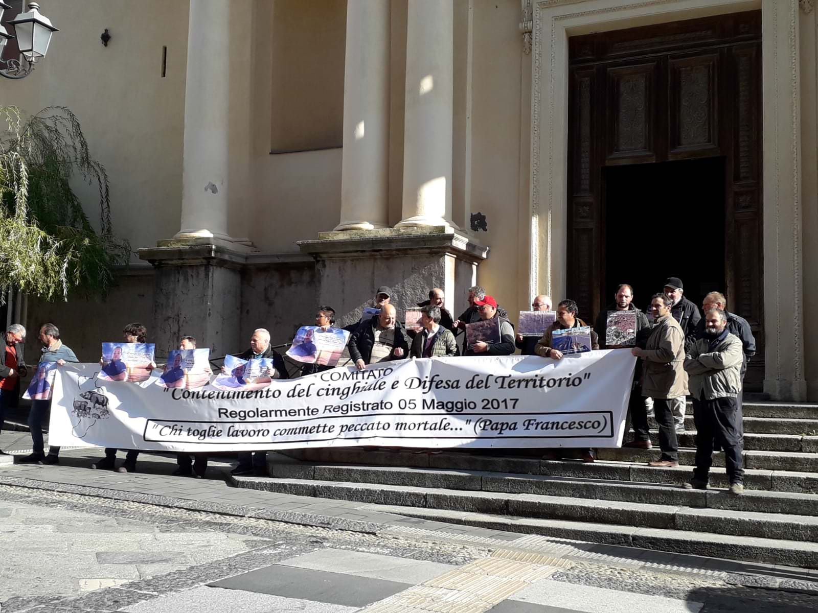 Invasione di cinghiali: «Una vera e propria calamità»