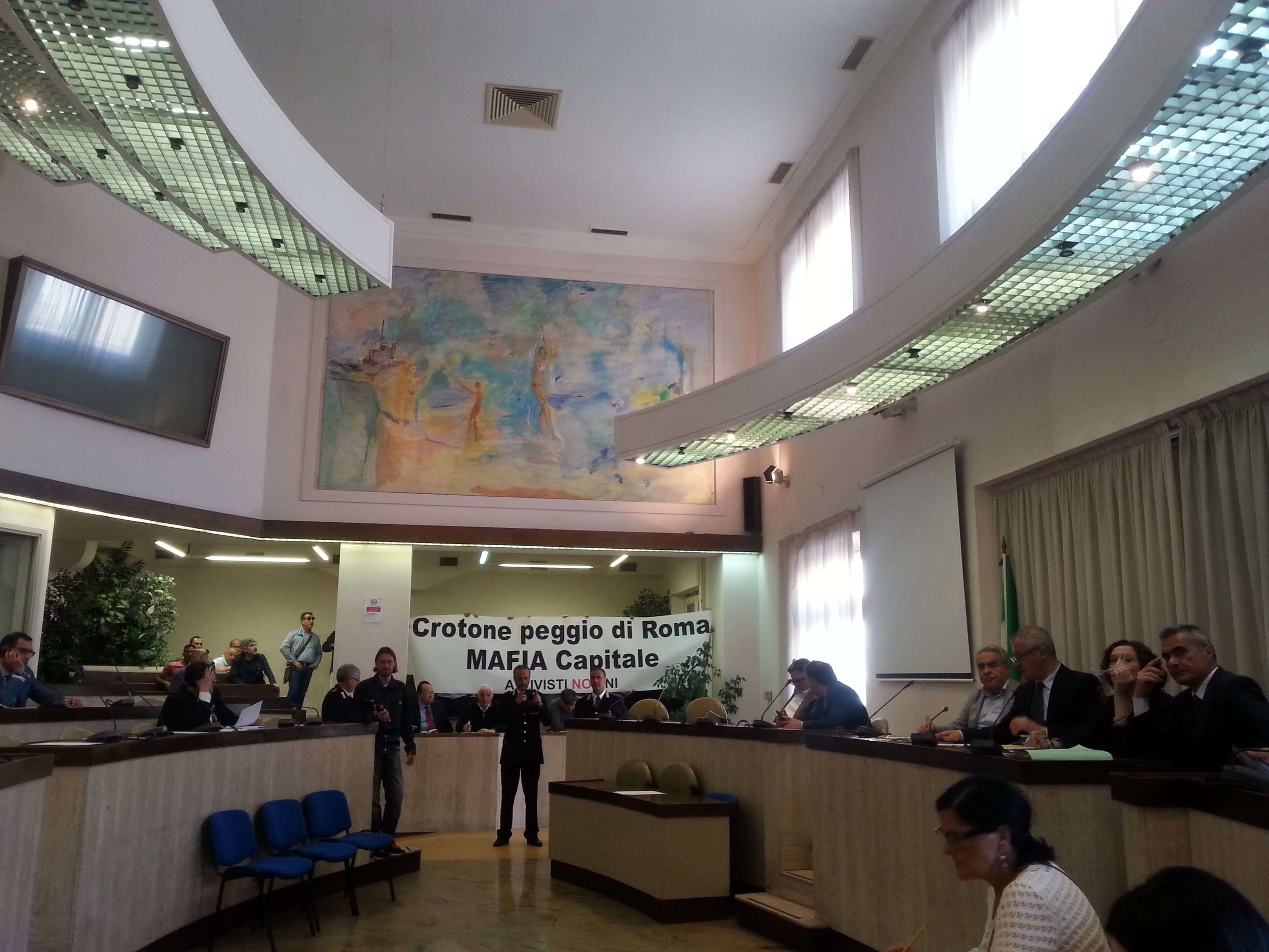 Crotone, il Comune costituirà una nuova società per l’aeroporto