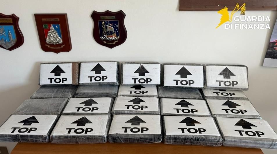 In autostrada con 22 chili e mezzo di cocaina, un arresto nel Cosentino