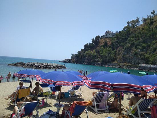 Noleggio attrezzature da spiaggia nel Catanzarese, parte l'indagine di mercato