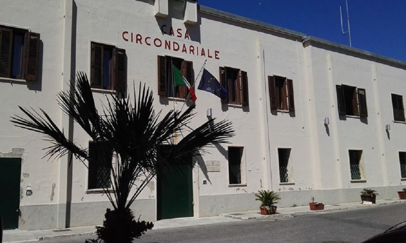 «Evasi due detenuti dal carcere di Locri»