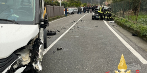 Incidente a Lamezia, giovane ferita estratta dalle lamiere