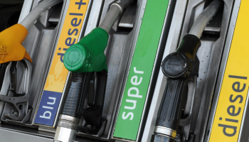 Guerra in Iran, in aumento il prezzo dei carburanti