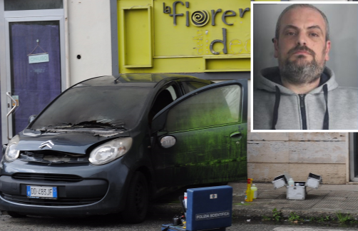 Non risponde ai magistrati il 42enne che ha dato fuoco all'ex moglie