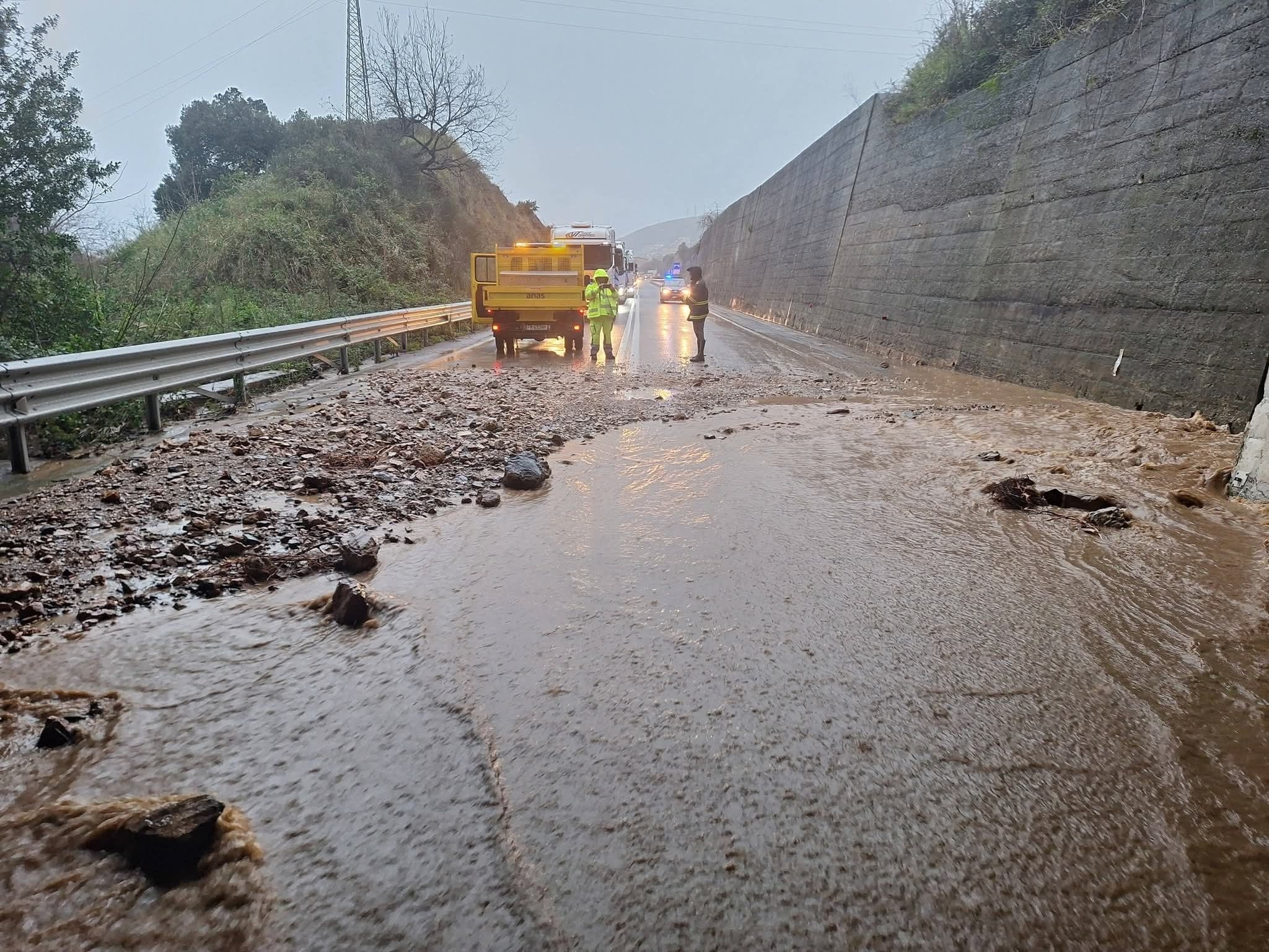 Ciclone Ulrike nel Cosentino, chiusi diversi tratti delle principali strade statali