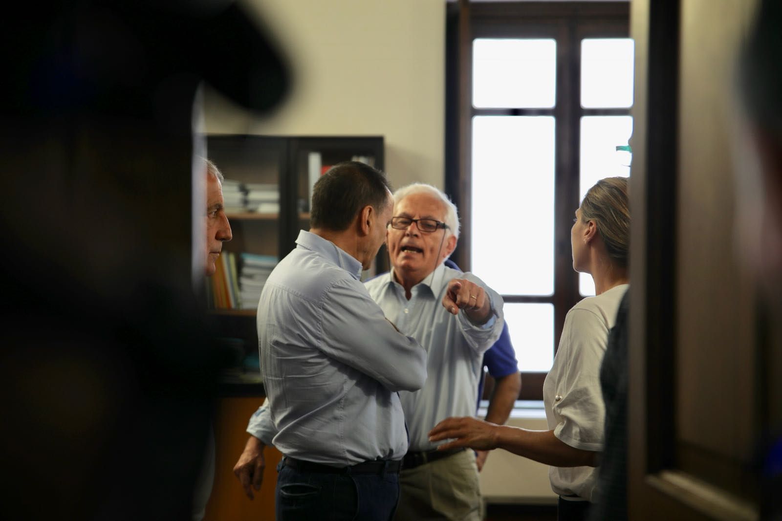 I dipendenti del “Marrelli” occupano gli uffici di Scura – VIDEO E FOTO