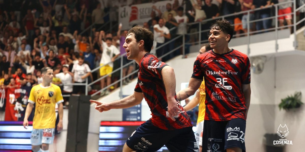 Pirossigeno Cosenza, rimonta storica. I lupi battono Petrarca 6-3 e restano in Serie A