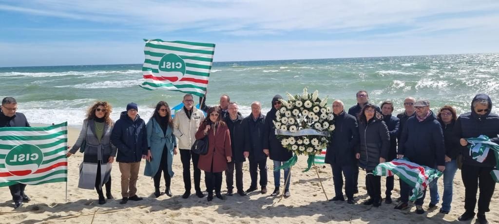 Cisl e Anolf a Cutro: «Mai più vittime del mare, sì all’accoglienza e all’integrazione»