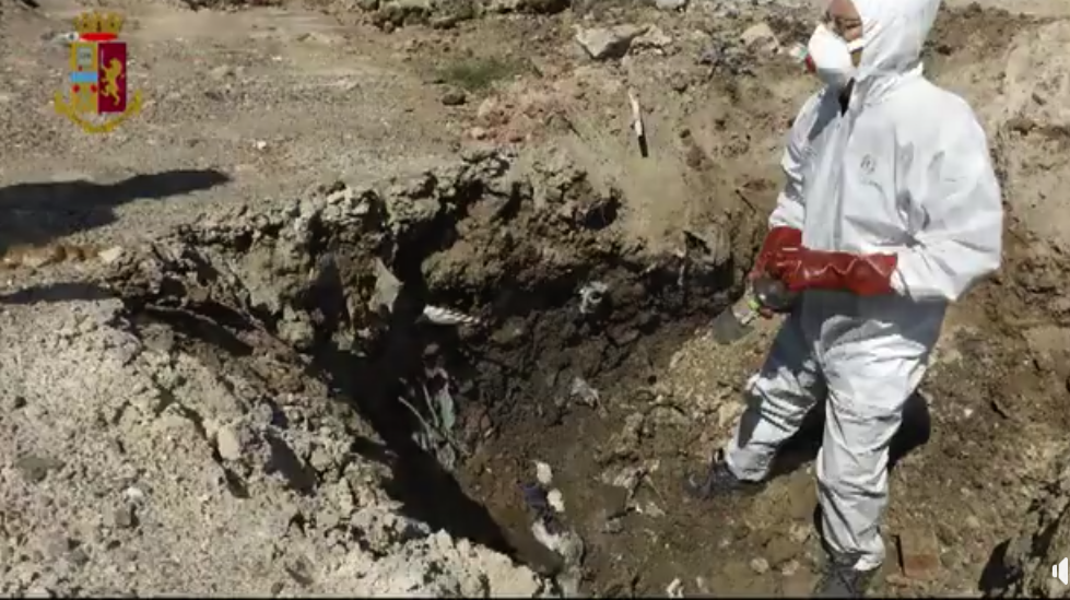 Traffico illecito di rifiuti a Lamezia, partiti gli interrogatori