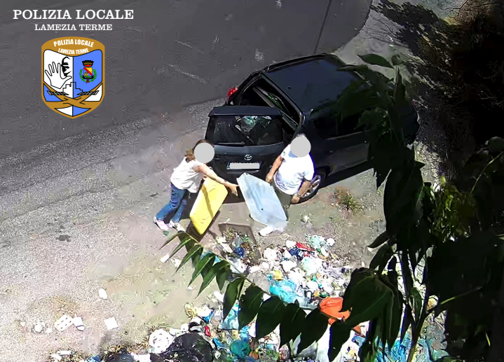 Abbandono di rifiuti a Lamezia, oltre cento sanzioni grazie alle “fototrappole”