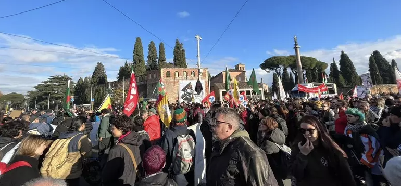 Contro il ddl Sicurezza il corteo a Roma: «Un attacco ai diritti»