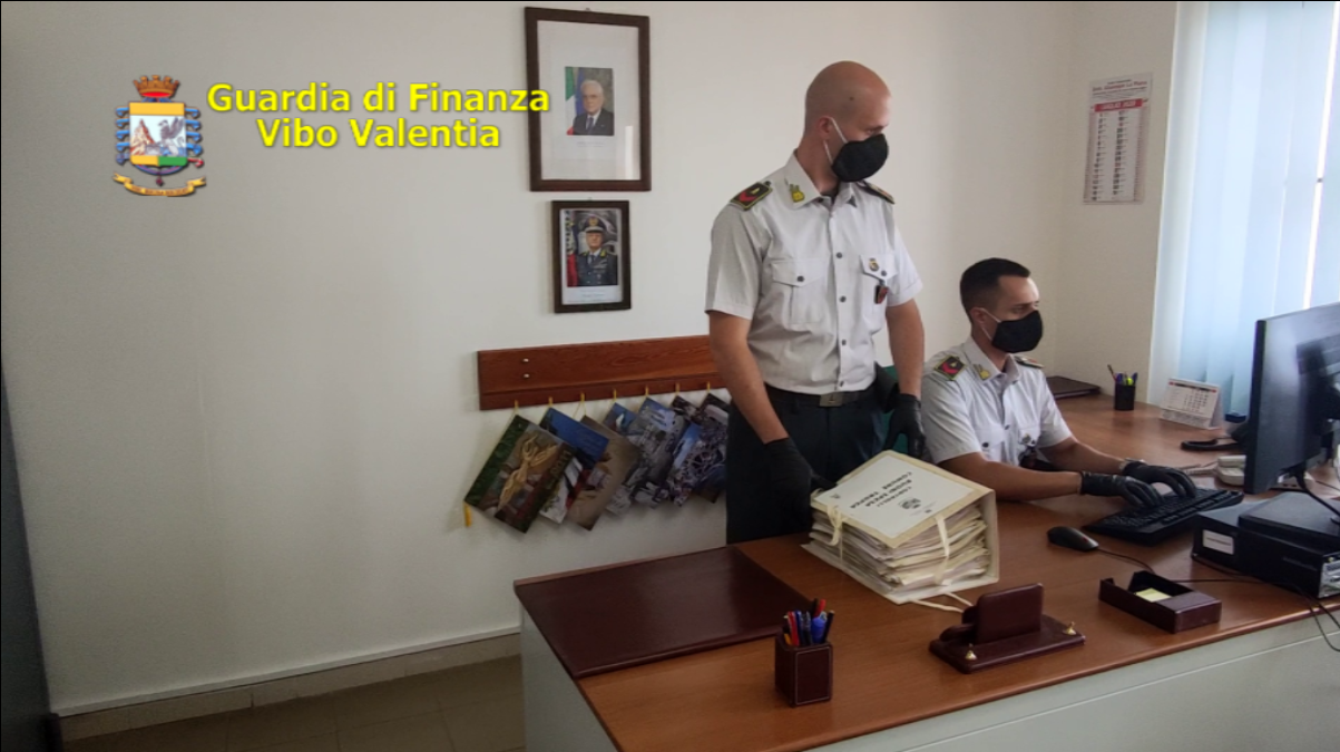 False autodichiarazioni per ottenere i buoni spesa. Coinvolti soggetti vicini ai clan – VIDEO