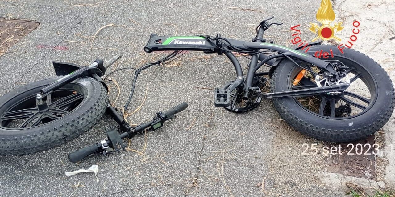 Lamezia, scontro tra scooter e bicicletta elettrica: un bambino tra i feriti – FOTO
