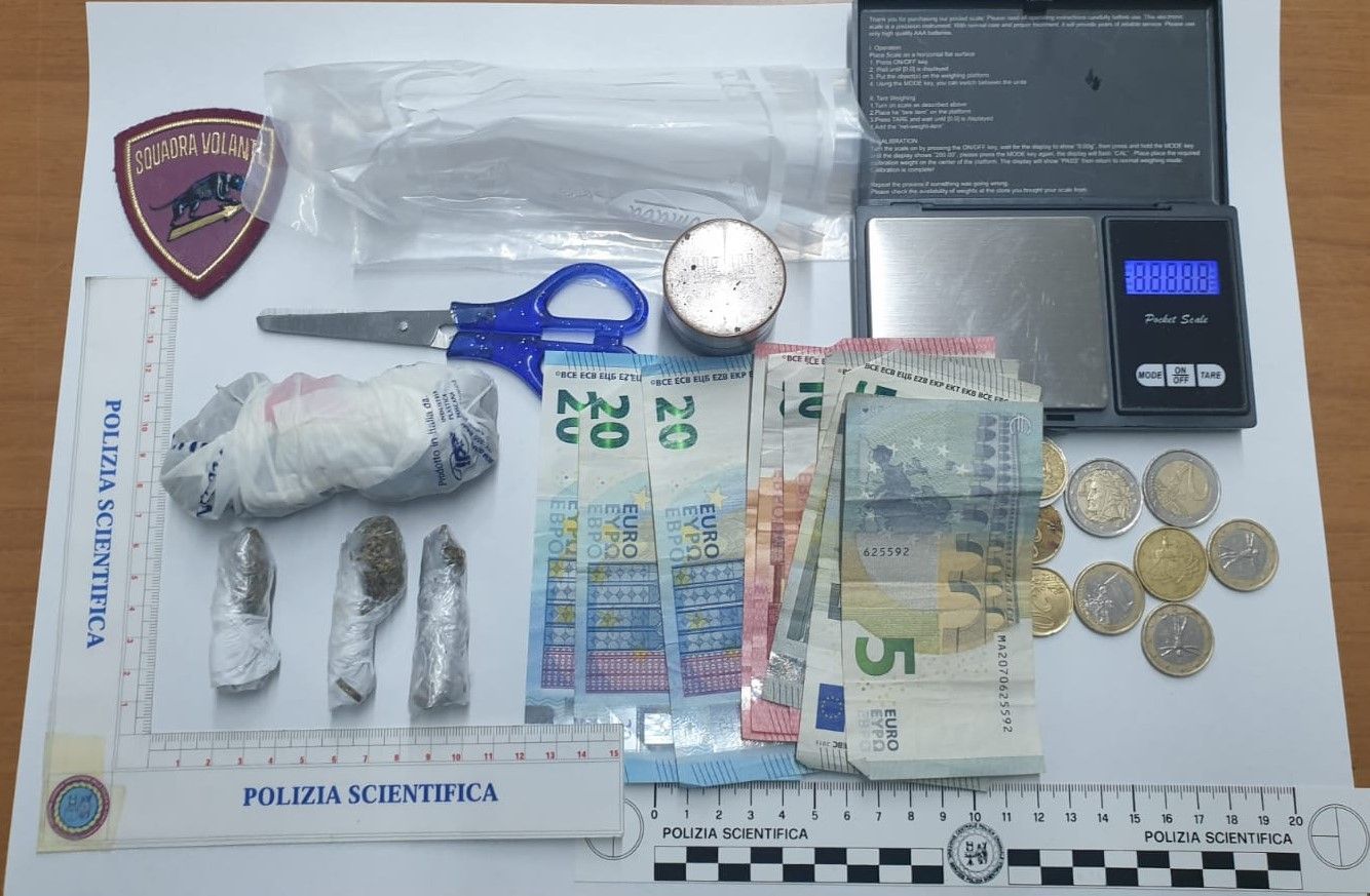 Detenzione e spaccio di droga, due arresti a Taurianova