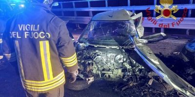 Scontro tra due auto nel Cosentino, una vittima e un ferito – FOTO