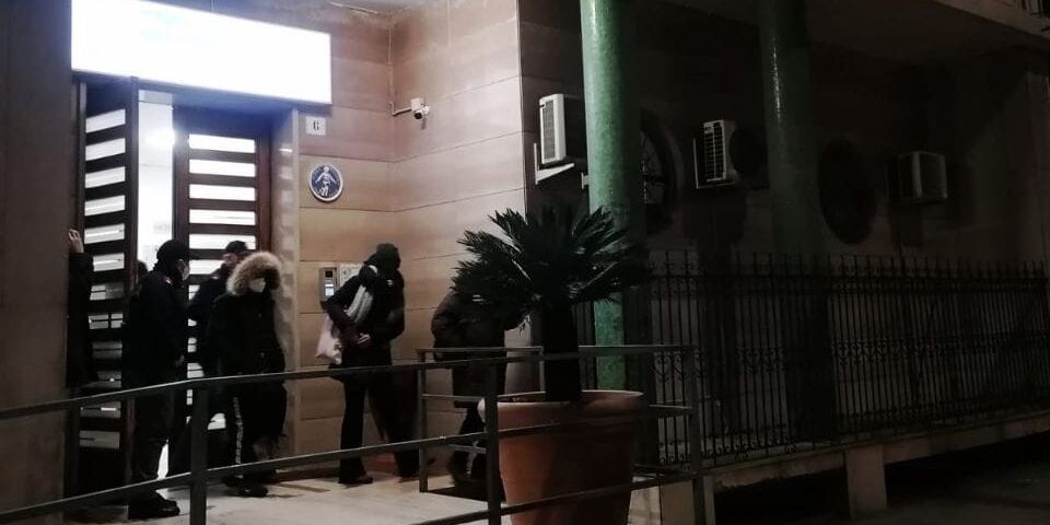 Lavoratori della clinica “Misasi” sgomberati dalle forze dell’ordine
