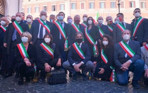 «Un “patto” dei sindaci»