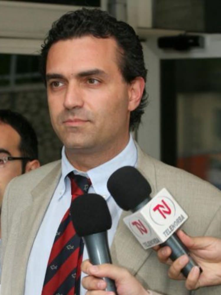 Inchieste revocate, De Magistris: «Adottate disposizioni anomale»