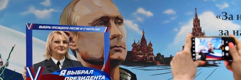 Russia al voto, vernice sulle schede e bombe ai seggi