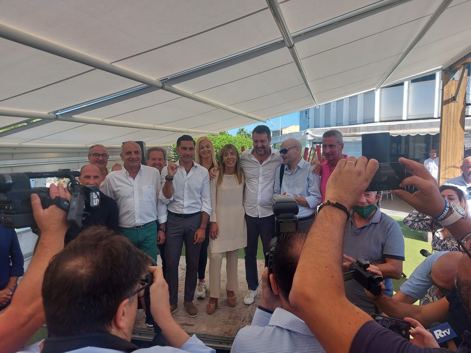 Salvini: «Per la Calabria lavoro e infrastrutture. Medici cubani? Farei lavorare i reggini» – VIDEO