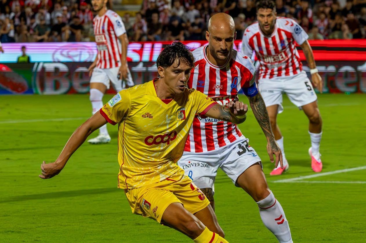 Sconfitta all’esordio per il Catanzaro, il Vicenza rimonta e vince 3-2