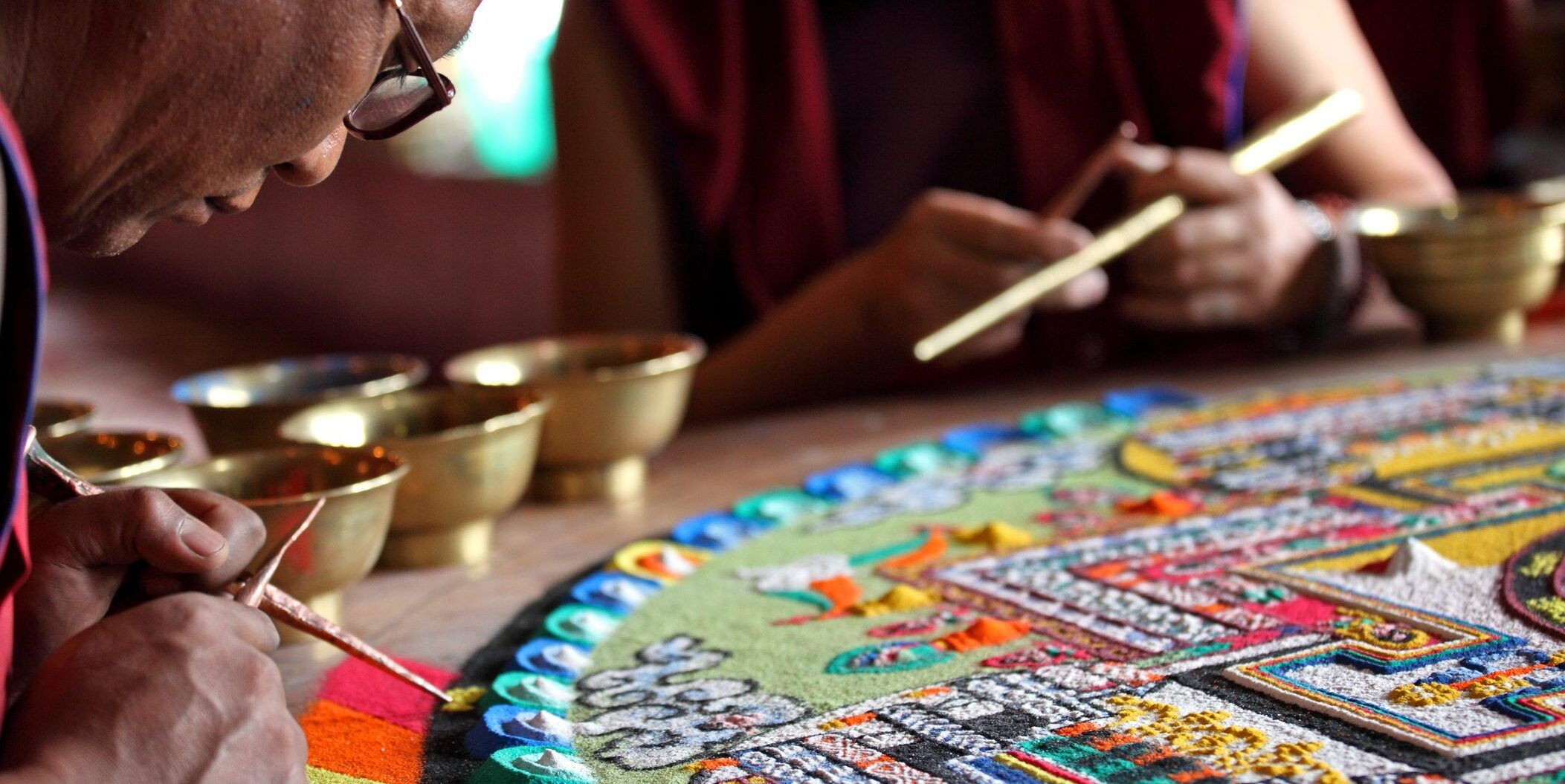 Reggio Calabria, i monaci buddisti tornano a realizzare il mandala