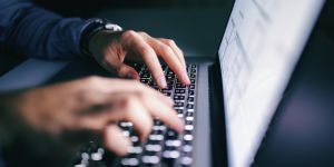 Raggiro nell’acquisto di pellet online, tre calabresi “in trasferta” denunciati nel Parmense