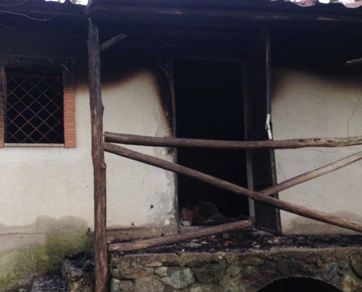 Fuscaldo, incendiata la casa del sindaco