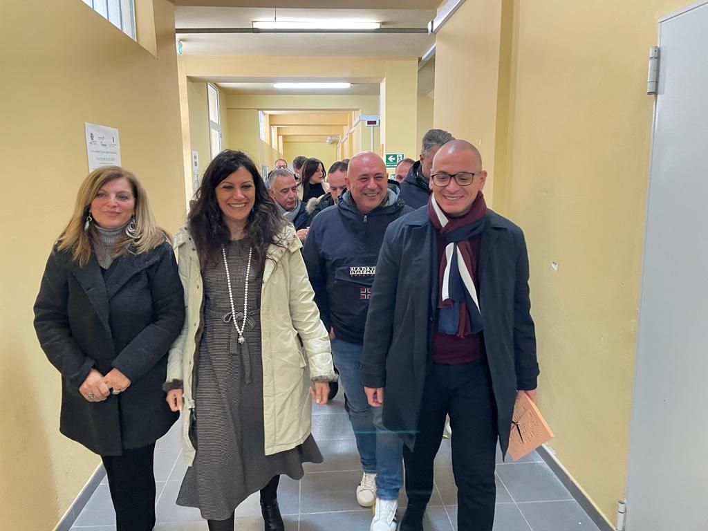 Fuscaldo, l’annuncio di Succurro: scuola e palestra saranno ricostruite (dopo sette anni)