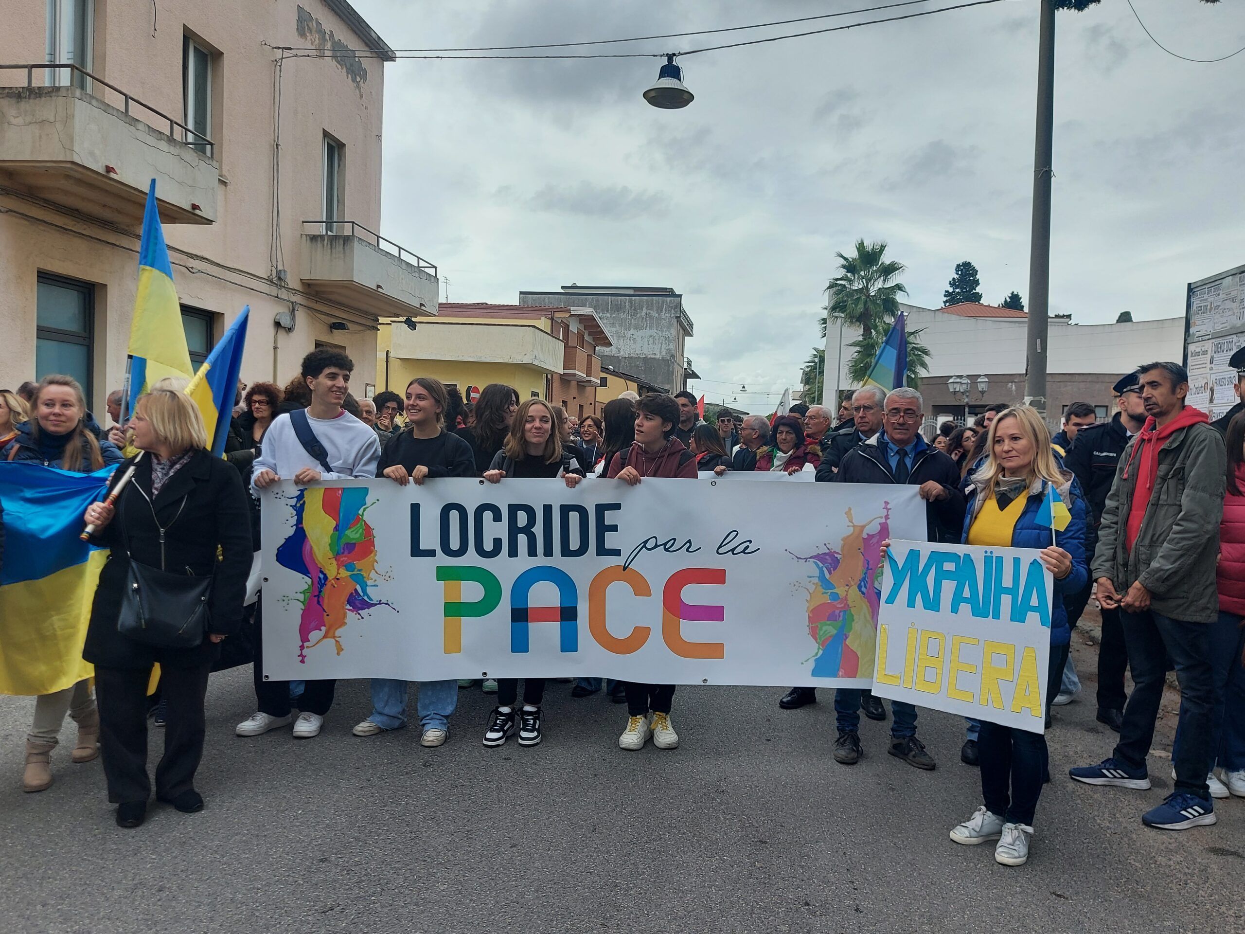 Il “no” della Locride alla guerra: «Necessario recuperare il dialogo tra persone e popoli» – VIDEO