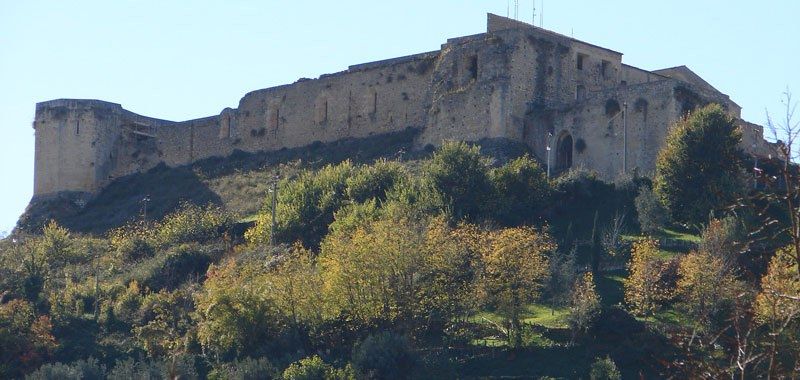 Castello Svevo di Cosenza, Touring club: «Difformità nel lavori»